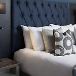 Falls & Restaurant Hotel 4*