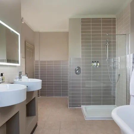 Hotel Falls & Restaurant 4*