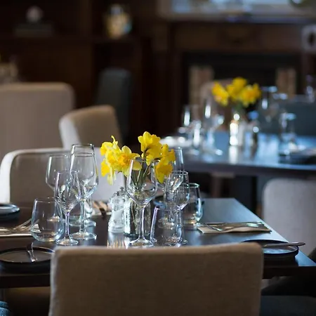 Falls & Restaurant 4*