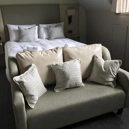 Falls & Restaurant Hotell 4*