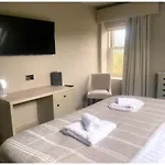 호텔 Falls & Restaurant 4*