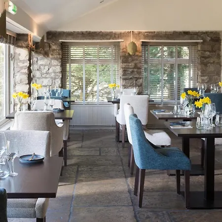 Hotel Falls & Restaurant
