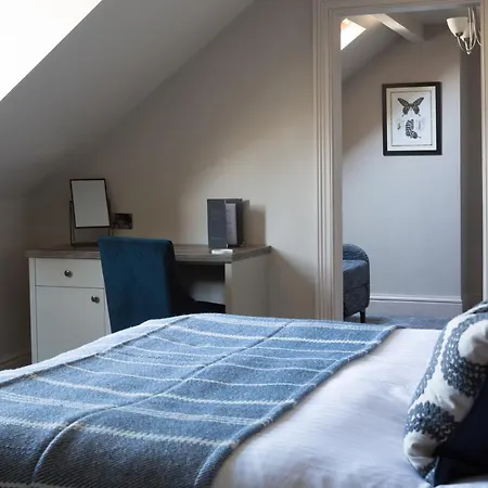 Falls & Restaurant Hotel