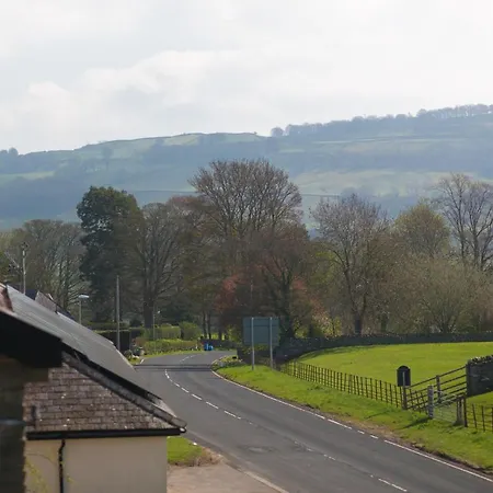 Falls & Restaurant Hotel