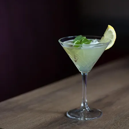 Falls & Restaurant Hotel 4*