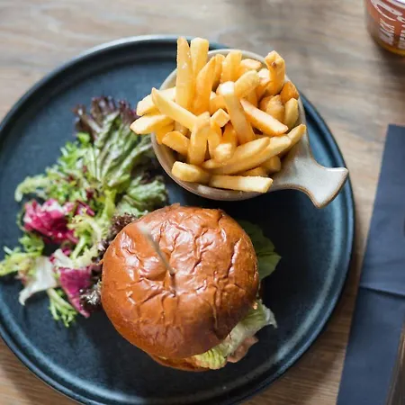 Hotel Falls & Restaurant