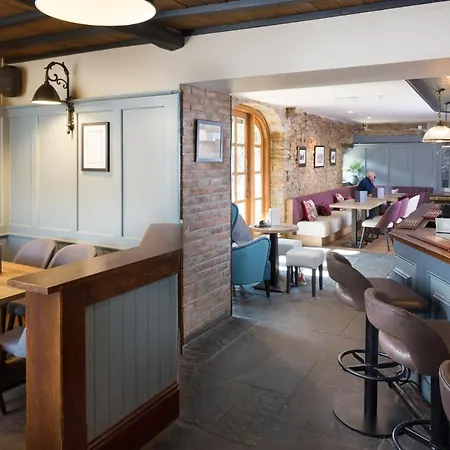 Falls & Restaurant Hotel