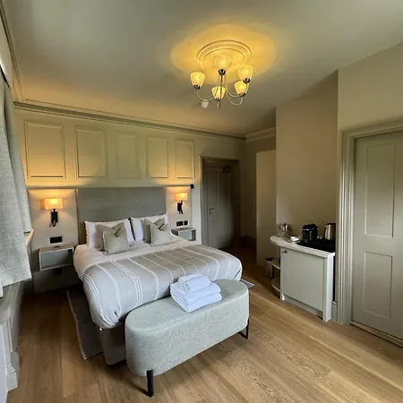 Falls & Restaurant 4*