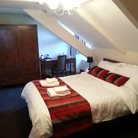 Falls & Restaurant Hotel