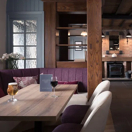 Falls & Restaurant Hotel