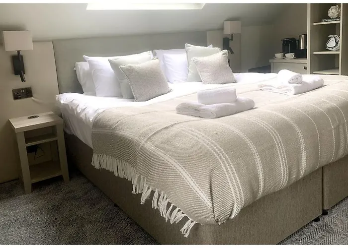 Falls & Restaurant Hotel 4*